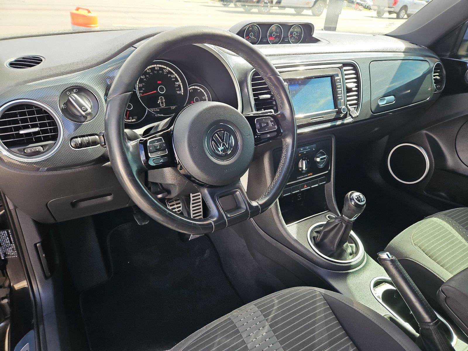 Used 2014 Volkswagen Beetle R-Line FWD image 17