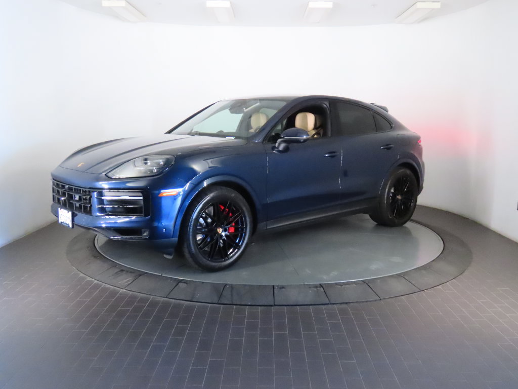 Used 2025 Porsche Cayenne S AWD/4WD image 1