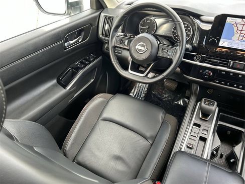 Certified 2023 Nissan Pathfinder SL w/ SL Premium Package image 17