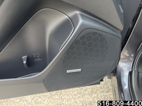 Used 2017 Subaru Forester 2.5i Touring AWD/4WD image 29