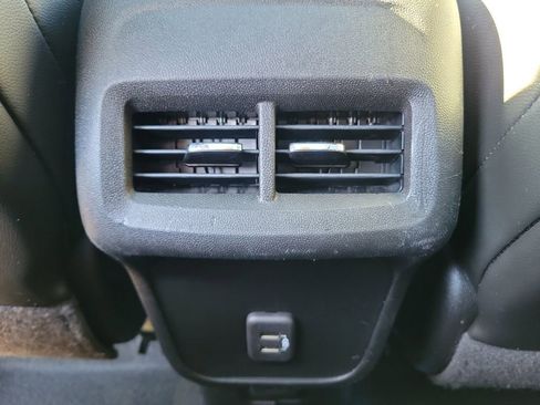 Used 2022 Chevrolet Equinox RS w/ RS Leather Package image 15