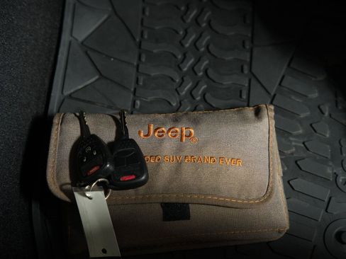 Used 2016 Jeep Wrangler Unlimited Sahara w/ Max Tow Package AWD/4WD image 25