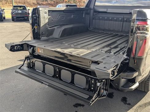 New 2025 GMC Sierra EV Denali image 27