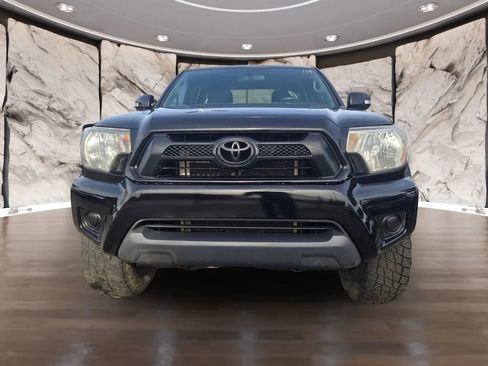 Used 2015 Toyota Tacoma image 2