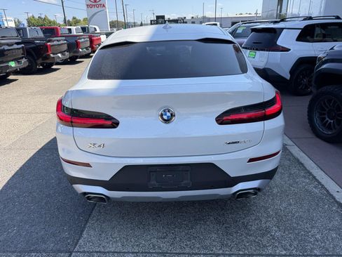 Used 2024 BMW X4 xDrive30i w/ Premium Package AWD/4WD image 4