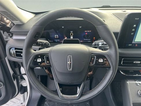 New 2026 Lincoln Aviator AWD image 13