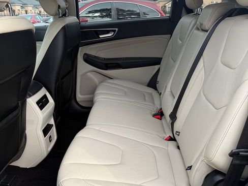 Used 2016 Ford Edge Titanium image 22