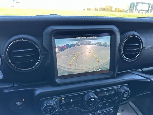 Used 2021 Jeep Wrangler Unlimited Sahara image 17