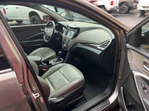 Used 2017 Hyundai Santa Fe Sport image 16