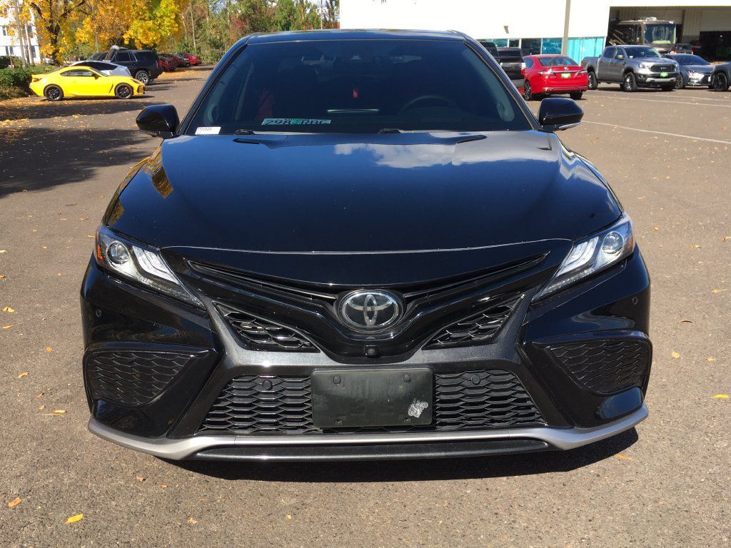 Used 2024 Toyota Camry XSE FWD image 9