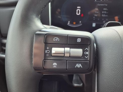 Used 2025 Hyundai Santa Fe SEL FWD image 18