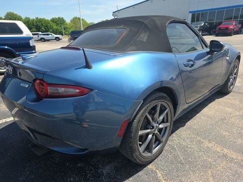 Used 2019 MAZDA MX-5 Miata Grand Touring image 2
