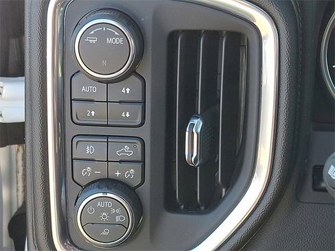 Used 2020 Chevrolet Silverado 1500 LTZ w/ LTZ Premium Package image 23