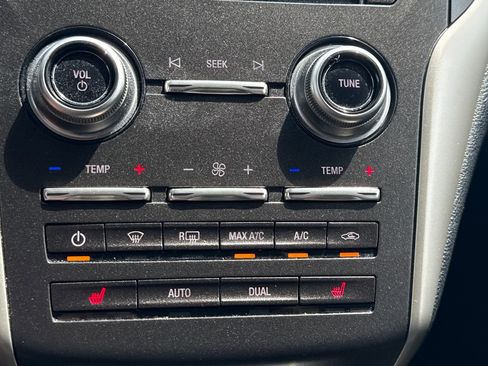 Used 2019 Lincoln MKC Premiere FWD image 21