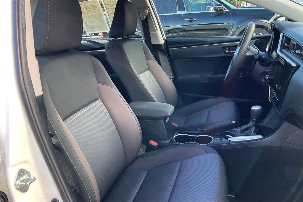 Used 2018 Toyota Corolla LE FWD image 7