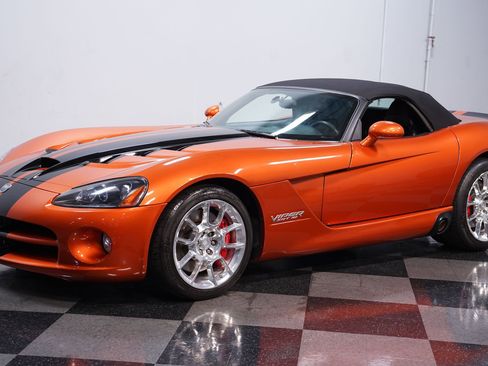 Used 2010 Dodge Viper SRT-10 image 6