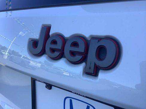 Used 2018 Jeep Grand Cherokee Trailhawk AWD/4WD image 6