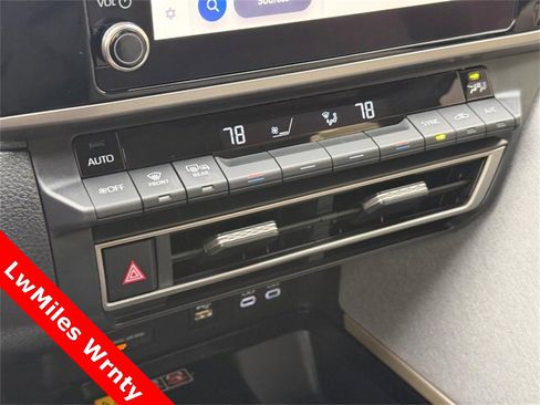 Used 2025 Toyota Camry LE image 28