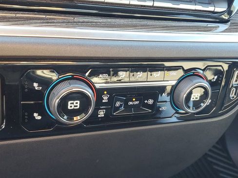 Used 2022 Chevrolet Silverado 1500 RST image 24