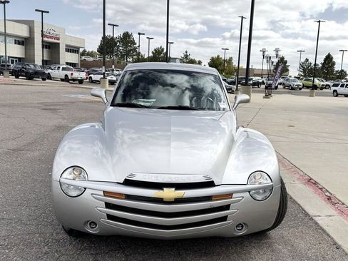 Used 2004 Chevrolet SSR w/ Preferred Equipment Group image 3