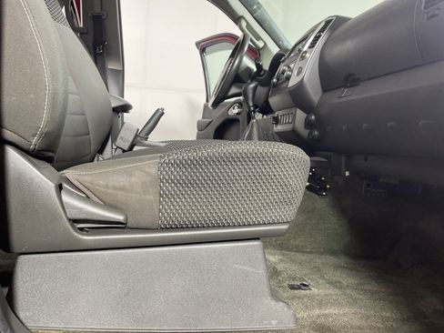 Used 2015 Nissan Frontier PRO-4X image 29