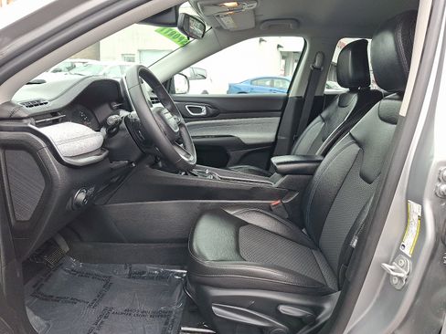 Used 2022 Jeep Compass Latitude AWD/4WD image 14