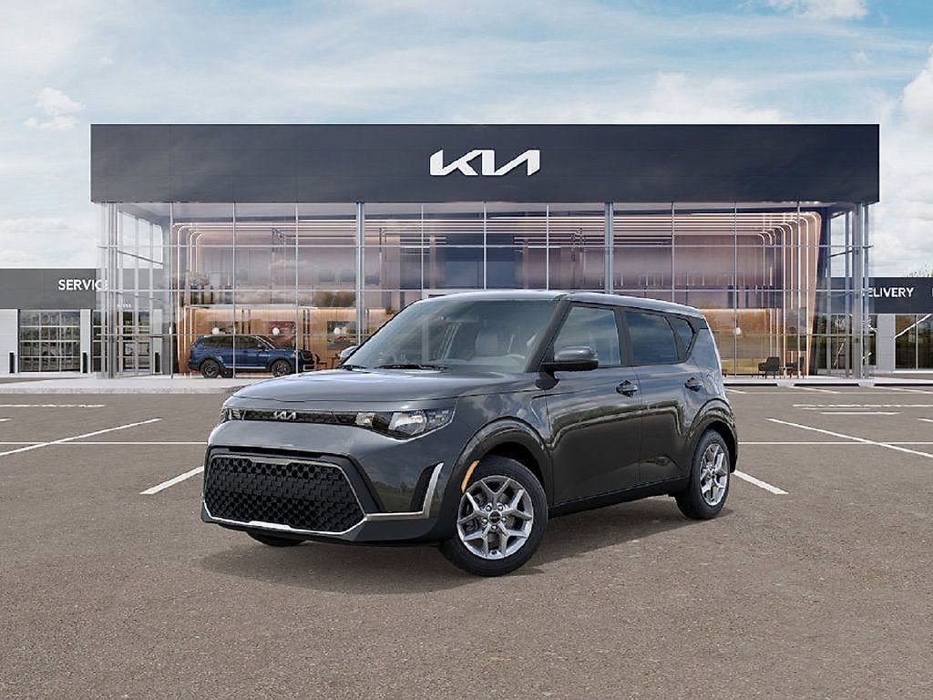 Used 2025 Kia Soul LX w/ LX Technology Package FWD image 1