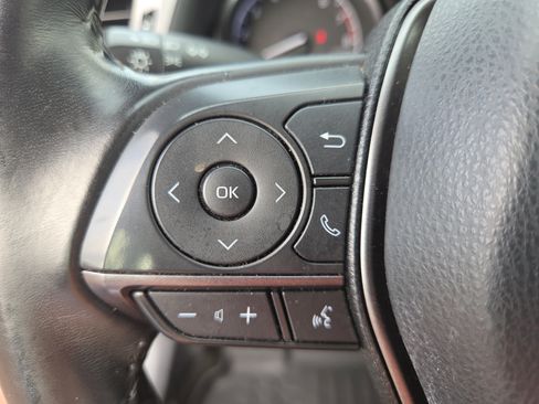 Certified 2021 Toyota Camry SE image 30