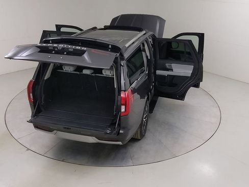 Certified 2025 Ford Expedition Platinum image 54