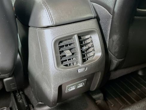 Used 2021 Jeep Cherokee Latitude Plus FWD image 4