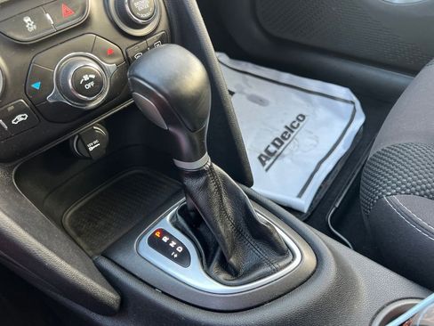 Used 2015 Dodge Dart SXT w/ Sun/Sound Group image 17