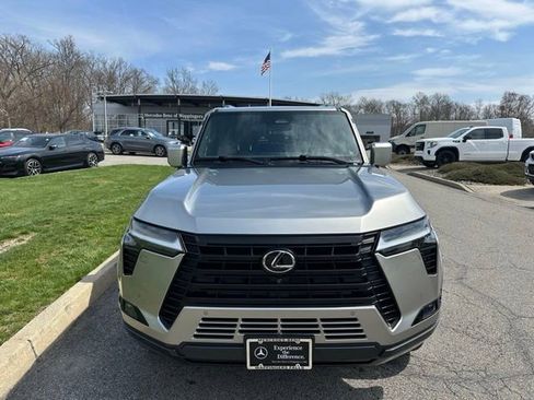 Used 2024 Lexus GX 550 image 8