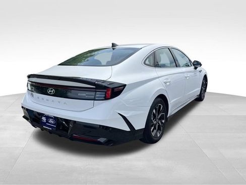 Used 2024 Hyundai Sonata SEL FWD image 3