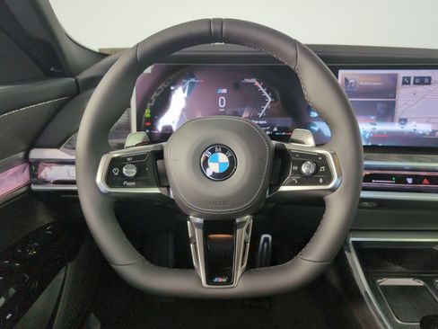 Used 2025 BMW 740i w/ Premium Package image 13