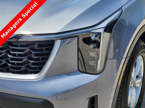 New 2025 Kia Sorento LX image 6