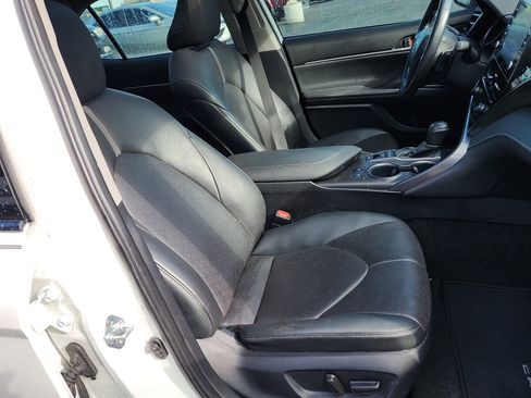 Used 2024 Toyota Camry XSE w/ Navigation Package image 29