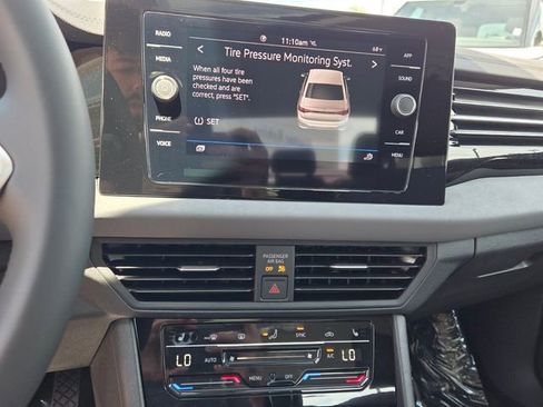 New 2026 Volkswagen Jetta SE FWD image 19