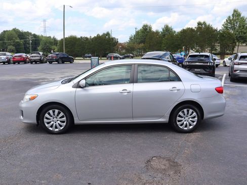 Used 2013 Toyota Corolla LE FWD image 7