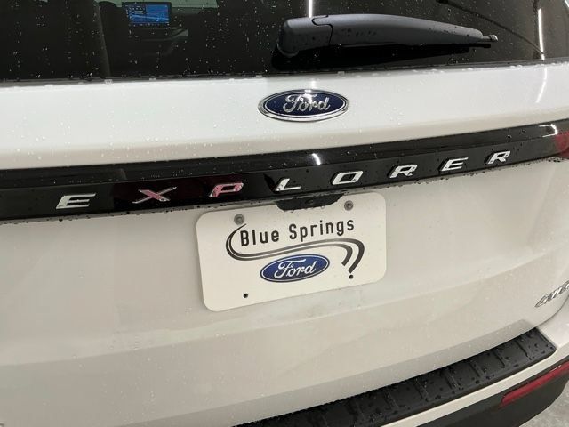 New 2026 Ford Explorer Active AWD/4WD image 5