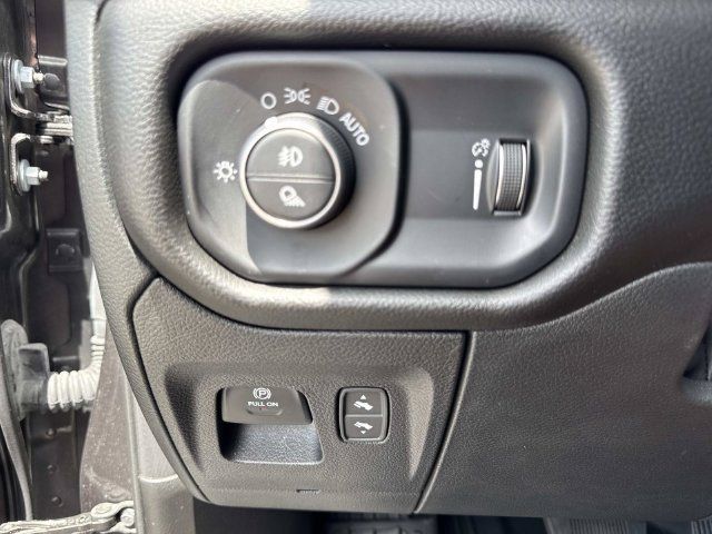 Used 2025 RAM 1500 Big Horn AWD/4WD image 29