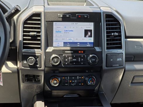 Used 2022 Ford F250 XLT w/ XLT Premium Package AWD/4WD image 17