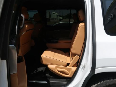 Used 2024 Jeep Grand Wagoneer Series III w/ Quick Order Packagew 28T AWD/4WD image 22