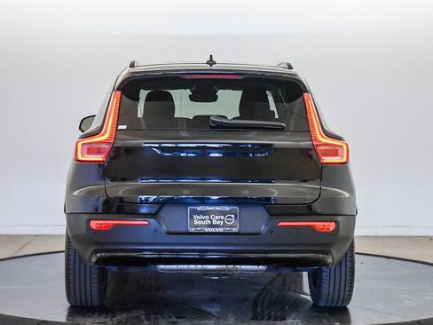Used 2026 Volvo XC40 B5 Plus AWD/4WD image 3