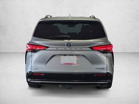 Used 2024 Toyota Sienna Platinum AWD/4WD image 7