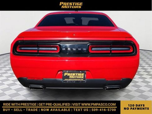 Used 2020 Dodge Challenger SXT image 6