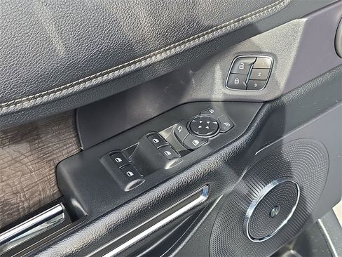 Used 2021 Ford Expedition Limited image 18