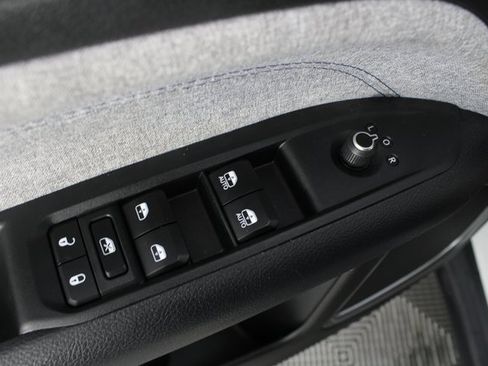 Used 2024 Jeep Compass Latitude image 14