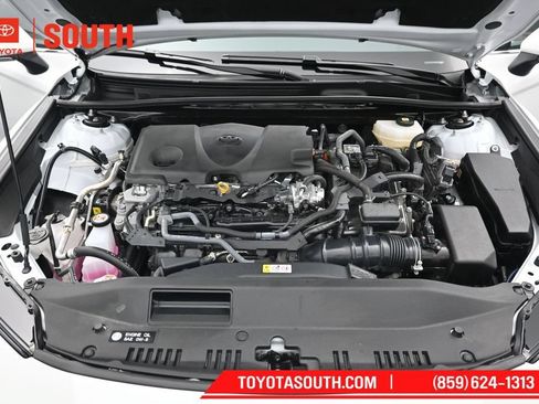 Used 2025 Toyota Camry XLE AWD/4WD image 33
