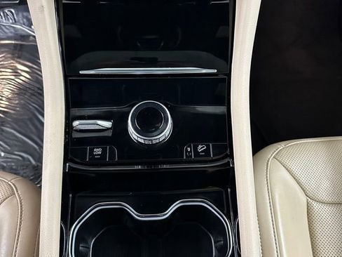 Used 2022 Jeep Grand Cherokee Limited 4xe w/ Luxury Tech Group II AWD/4WD image 19