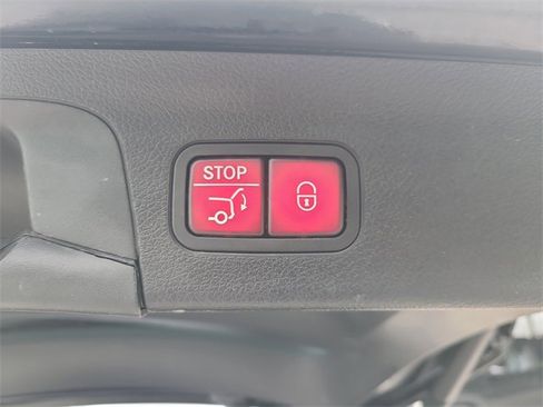 Used 2022 Mercedes-Benz GLS 450 4MATIC image 13